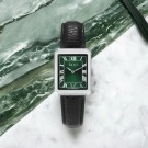 ÁIGI - NORDLYS STÅL MED GRØNN TALLSKIVE OG SORT SKINNREIM- MÅL: 24 x 31 MM thumbnail