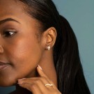 991790 PAN JEWELRY - BLAD ØREDOBBER I FORGYLT SØLV MED ZIRKONER thumbnail