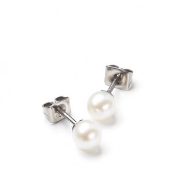 0535-01 BOCCIA - TITAN ØREPYNT MED 6 MM PERLE